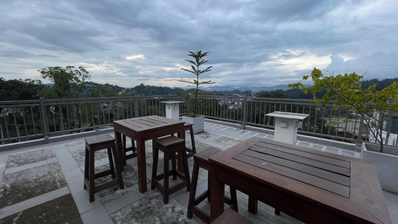 Sun Dove Suite Kandy Exterior foto